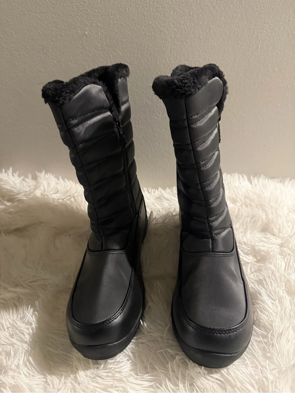 Totes Women Black Insulated Snow Boots with Faux Fur Cuff Size 10